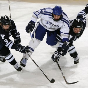 开云体育-足球裁判体能测试升级，严查“走后门”现象，足球裁判考试体能