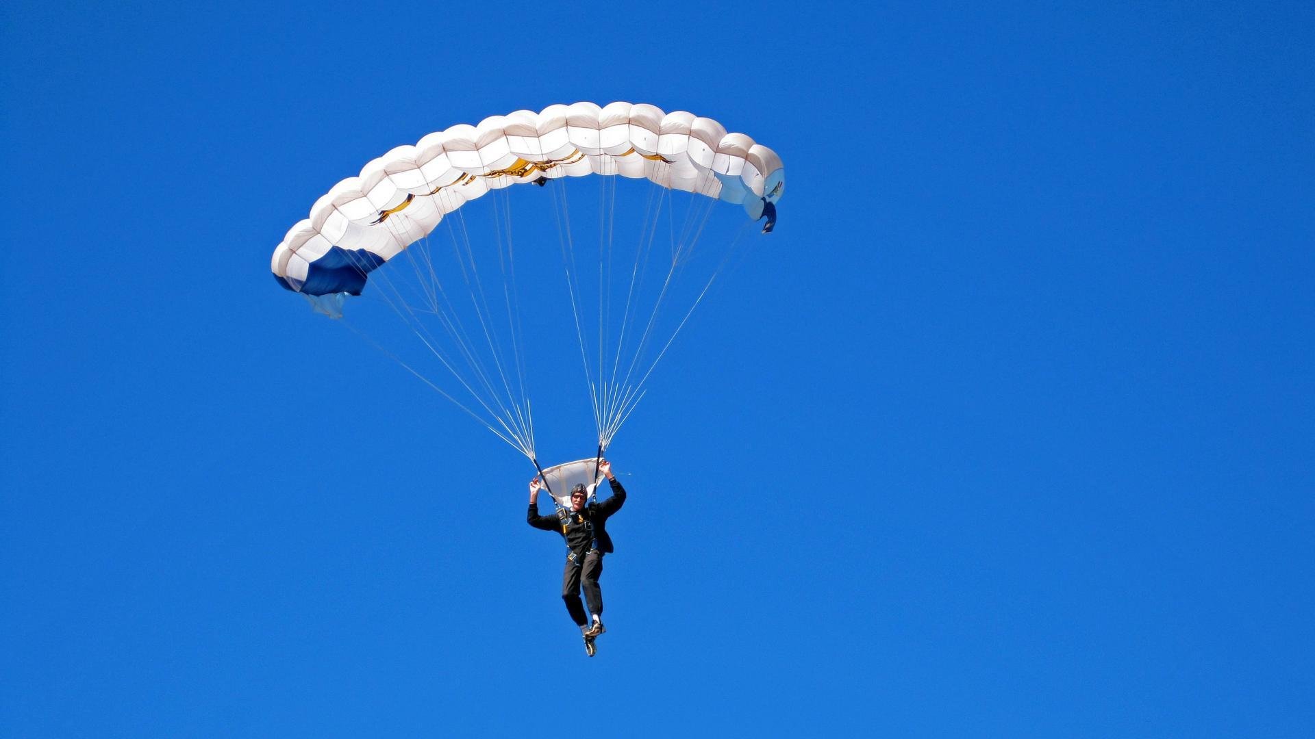 西班牙国奥队夺得巴黎奥运会男足金牌，西班牙奥运会男足历届成绩